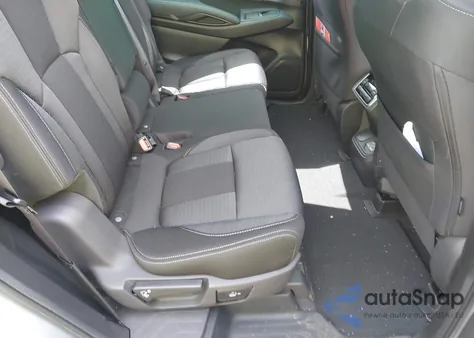 2024 Subaru Ascent Premium 8-Passenger z USA, uszkodzony, nr VIN 4S4WMACD6R3454621